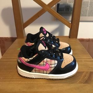 Nike Dunk Low Infant Size 5C Burberry Plaid